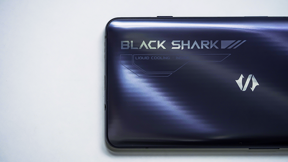 黑鲨 4S：瞧，这不是最强骁龙 870 游戏机么？